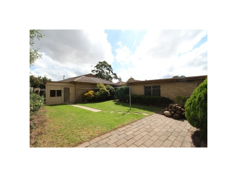 14 Curlew Close, Melton VIC 3337