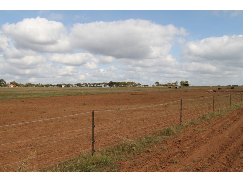 397-435 Harkness Road, Melton VIC 3337