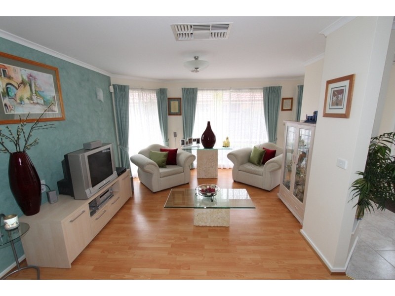 294 Centenary Avenue, Melton VIC 3337