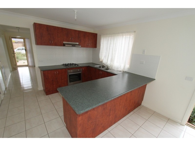 35 Roslyn Park Drive, Melton VIC 3337