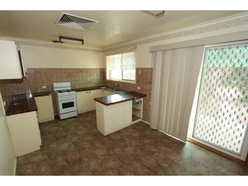 5 Penguin Street, Melton VIC 3337