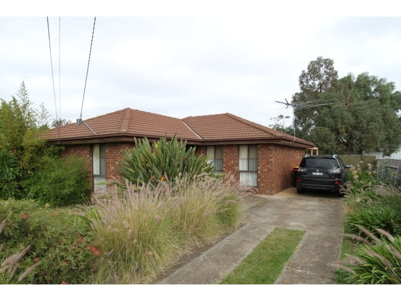 11 Watson Street, Melton VIC 3337