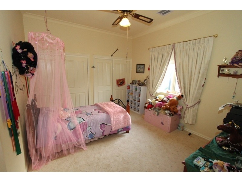 9 Suttonleigh Way, Bacchus Marsh VIC 3340