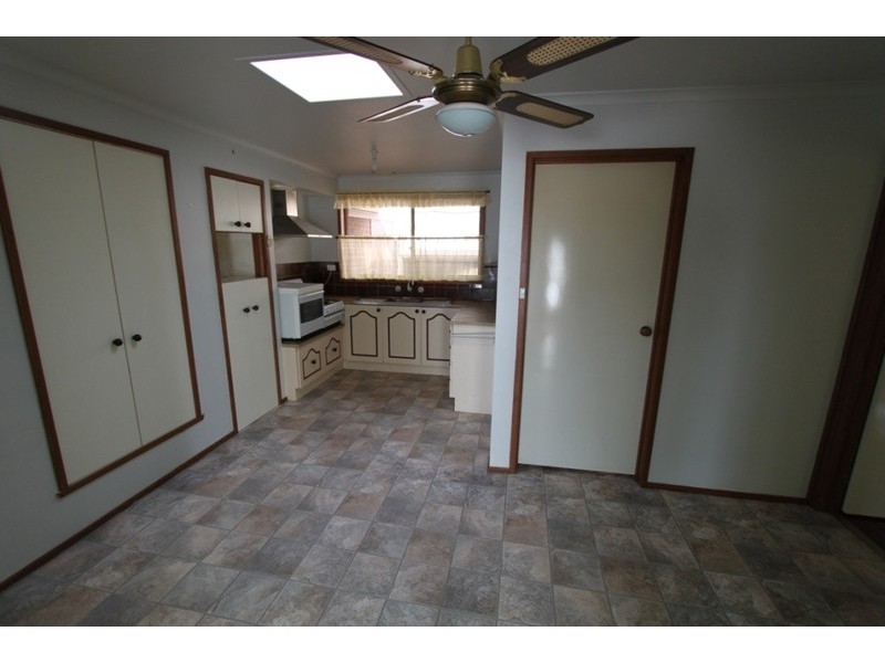 1/14 Creek Street, Melton South VIC 3338