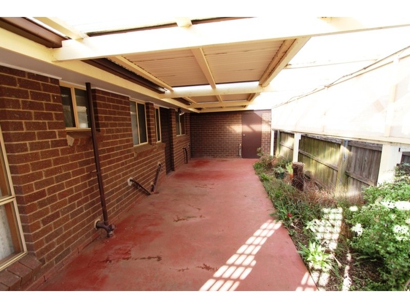 1/14 Creek Street, Melton South VIC 3338