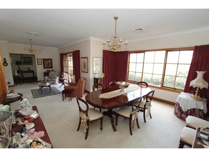 10 Greenstead Amble, Kurunjang VIC 3337