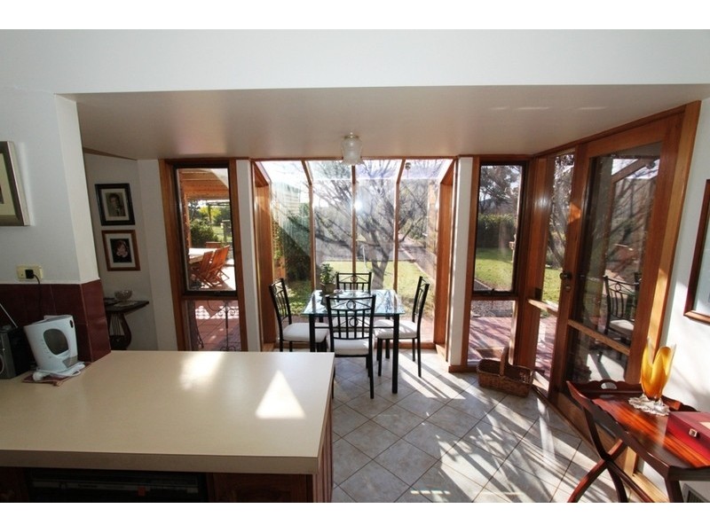 10 Greenstead Amble, Kurunjang VIC 3337