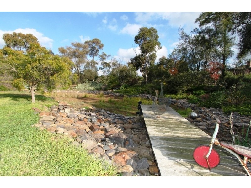 10 Greenstead Amble, Kurunjang VIC 3337