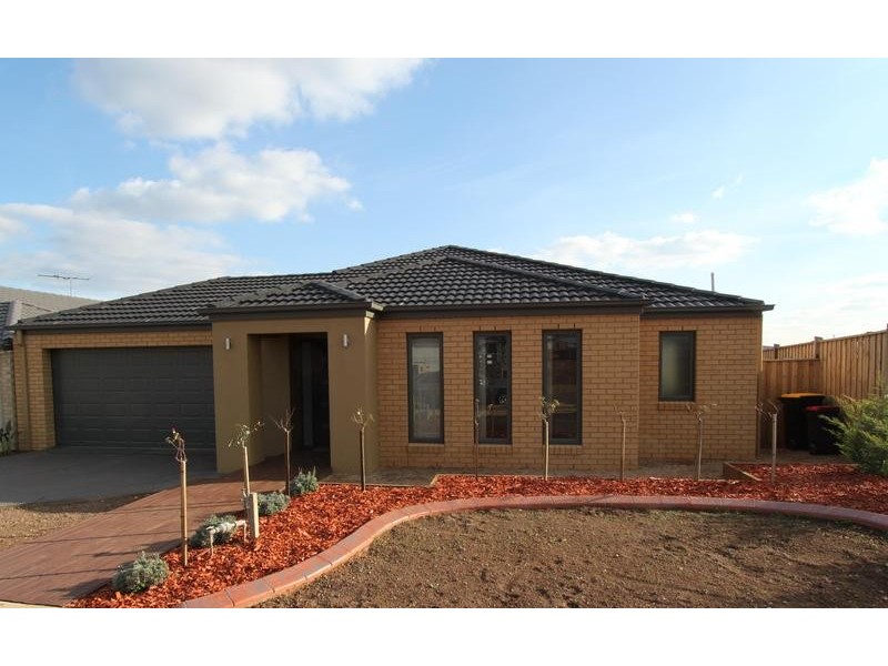 33 Gallery Avenue, Melton West VIC 3337