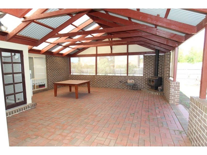 4 Dunrossil Court, Brookfield VIC 3338