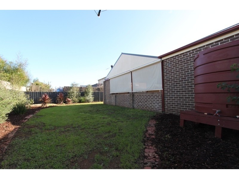4 Dunrossil Court, Brookfield VIC 3338