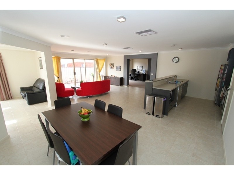 3 Banker Street, Kurunjang VIC 3337