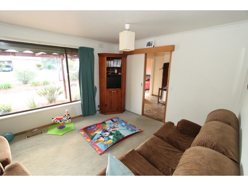 20 Vista Drive, Melton VIC 3337