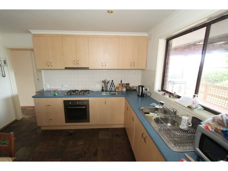 20 Vista Drive, Melton VIC 3337