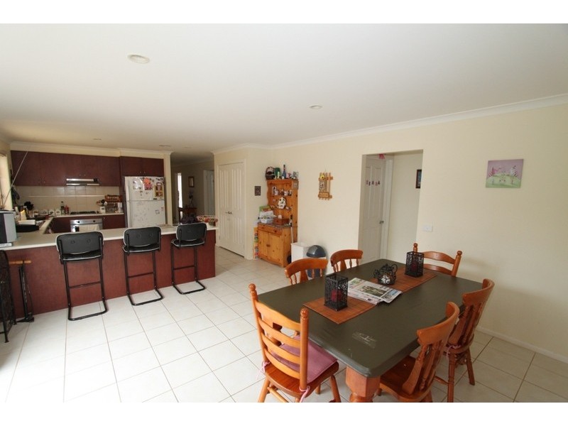 3 Wetherby Place, Melton West VIC 3337