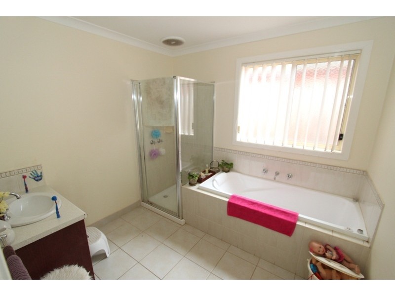 3 Wetherby Place, Melton West VIC 3337