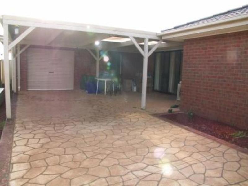 3 Storkbill View, Melton West VIC 3337