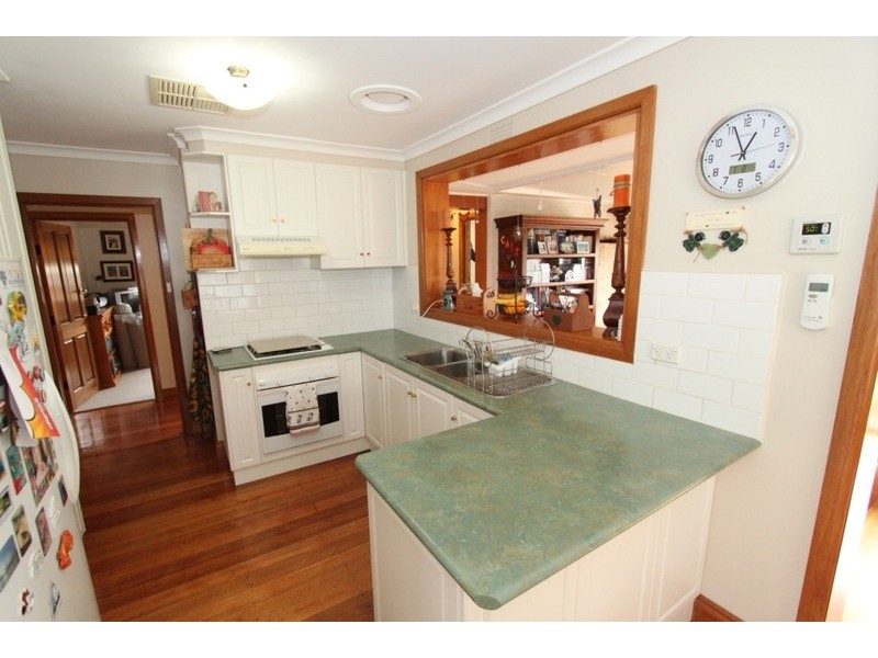 54 Vista Drive, Melton VIC 3337