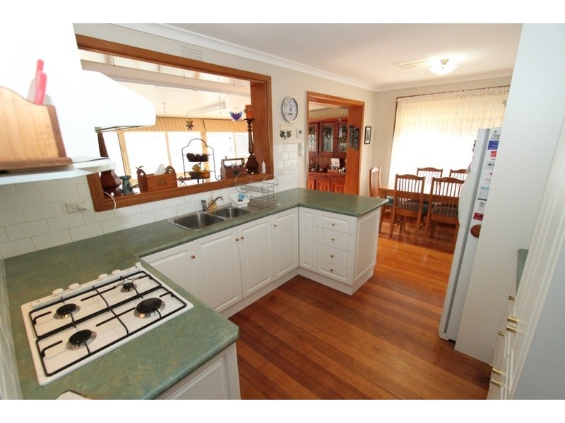 54 Vista Drive, Melton VIC 3337