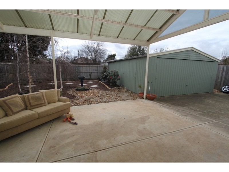 54 Vista Drive, Melton VIC 3337