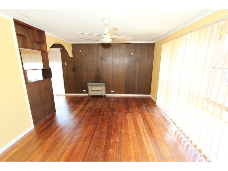 13 Gretal Grove, Melton VIC 3337