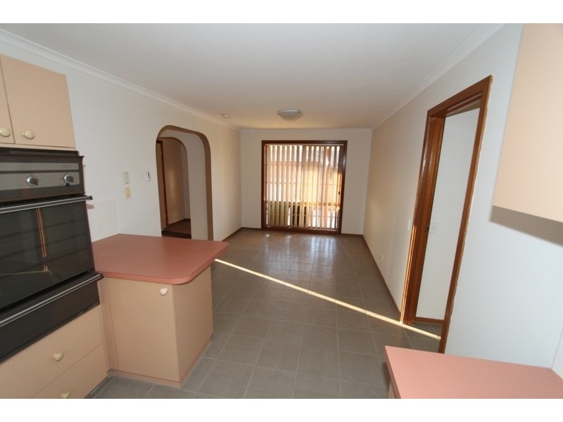 4 Oakfield Court, Melton South VIC 3338