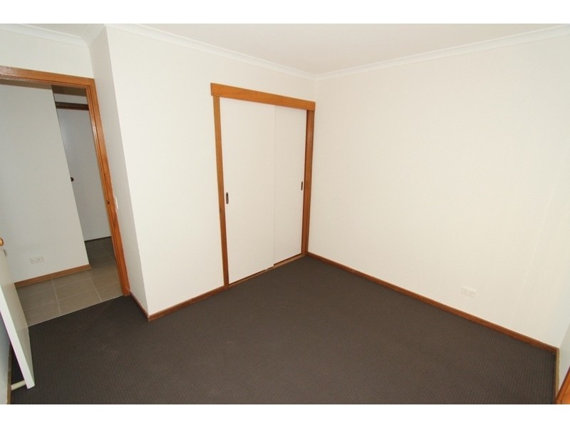 4 Oakfield Court, Melton South VIC 3338