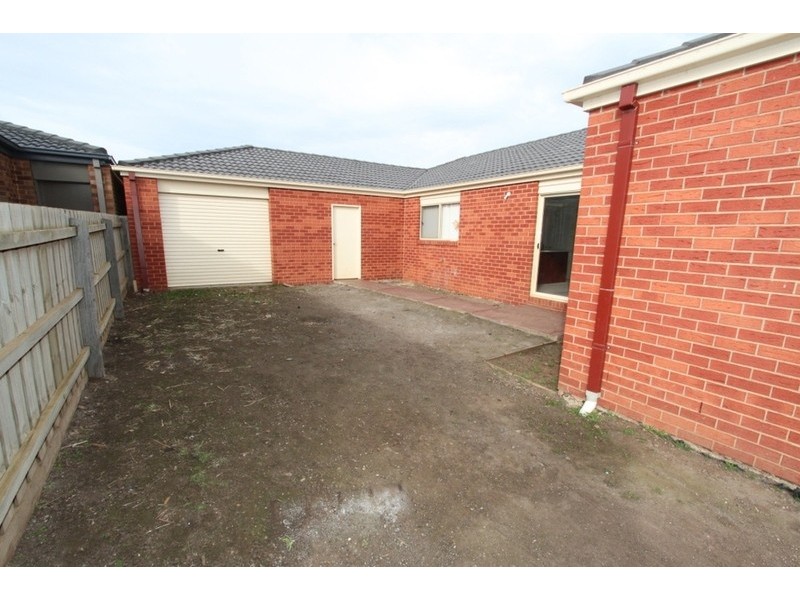 22 Carlyon Close, Melton West VIC 3337