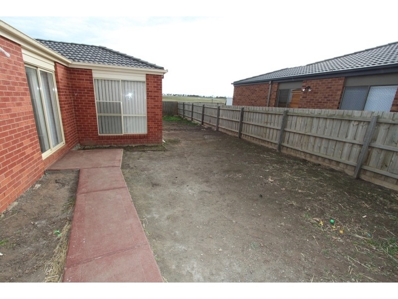 22 Carlyon Close, Melton West VIC 3337