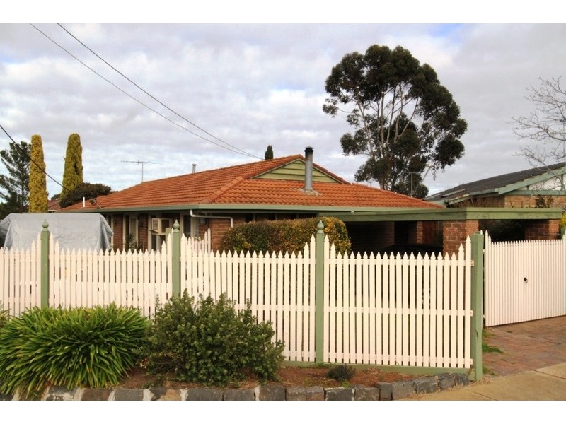 26 Lawson Road, Melton South VIC 3338