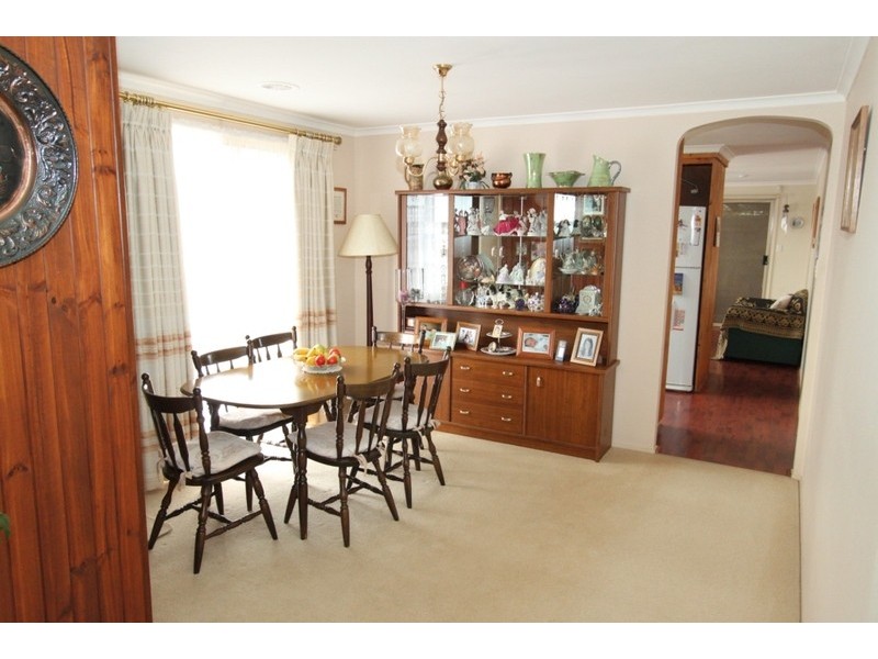 26 Lawson Road, Melton South VIC 3338