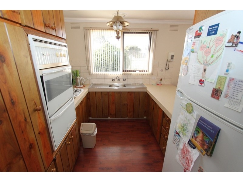 26 Lawson Road, Melton South VIC 3338