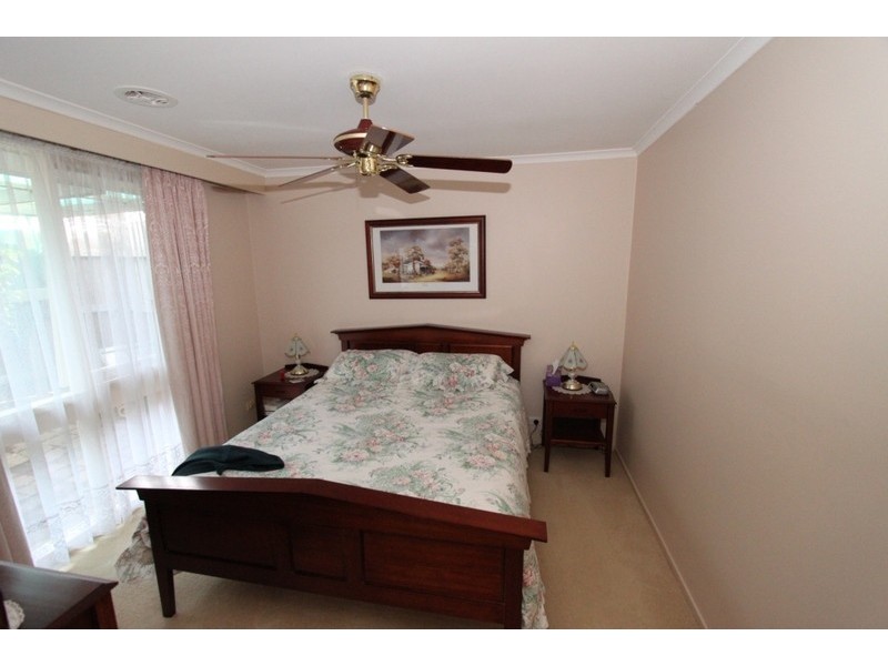 26 Lawson Road, Melton South VIC 3338