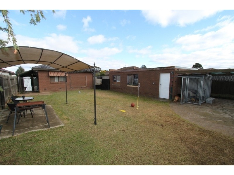 16 Chauvel Street, Melton South VIC 3338