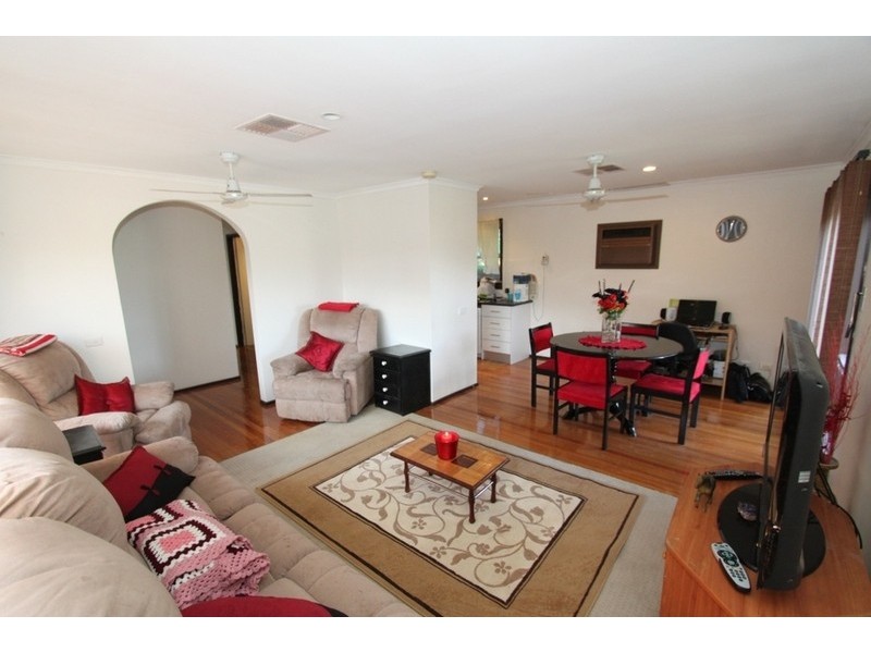 16 Chauvel Street, Melton South VIC 3338