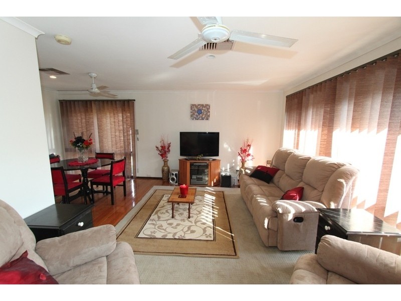 16 Chauvel Street, Melton South VIC 3338