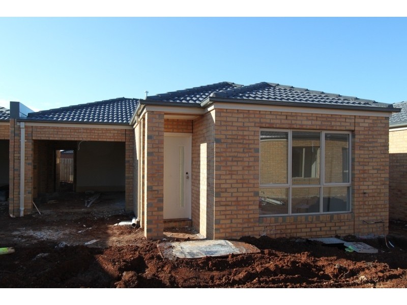 2/4 Black Knight Way, Kurunjang VIC 3337