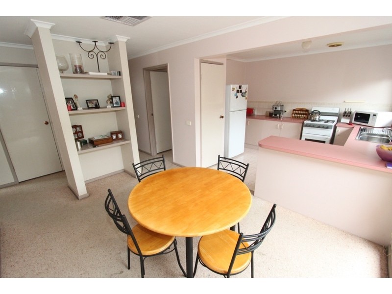 6/35 Wickham Street, Melton South VIC 3338