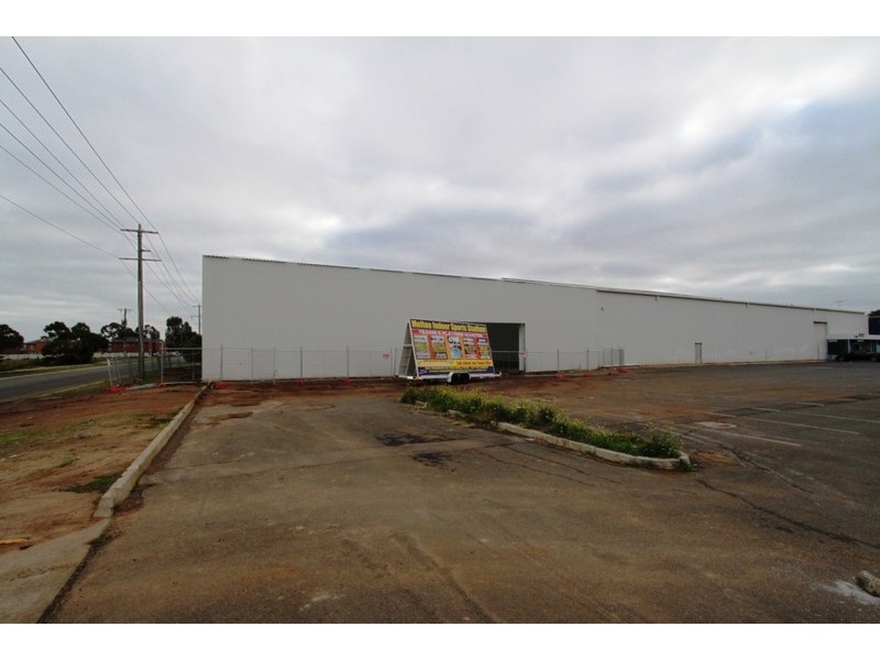 2/10 Reserve Road, Melton VIC 3337