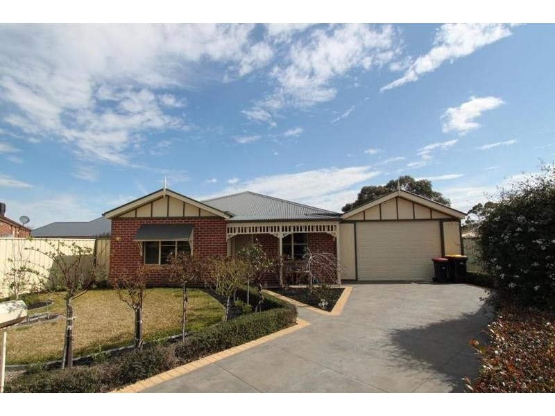 5 Lovat Place, Melton VIC 3337