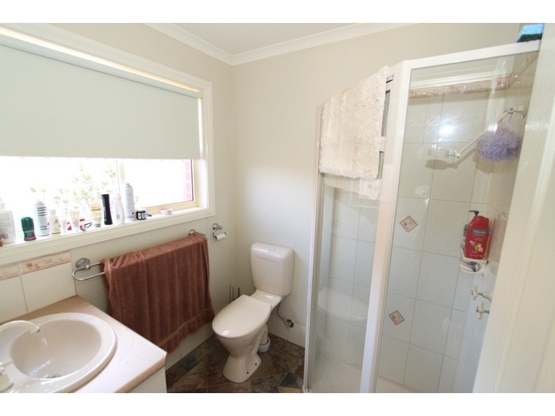 5 Lovat Place, Melton VIC 3337