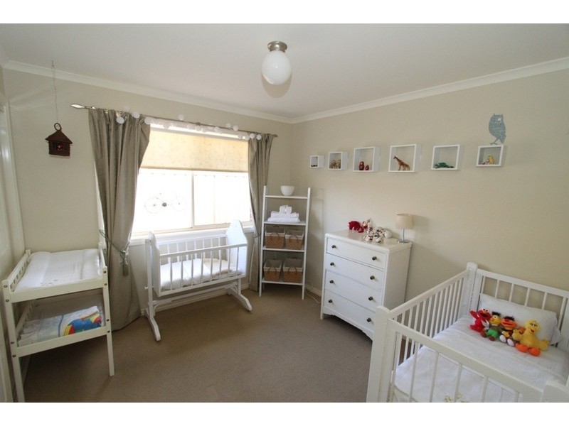 5 Lovat Place, Melton VIC 3337