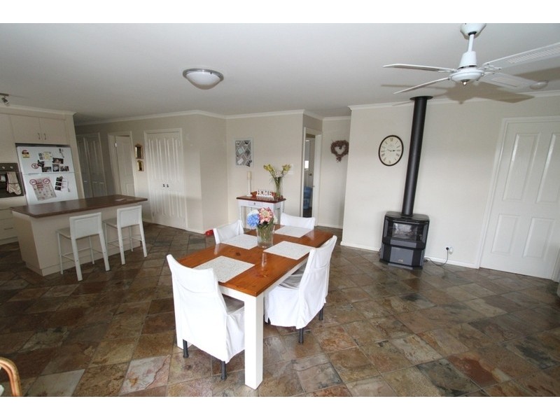 5 Lovat Place, Melton VIC 3337