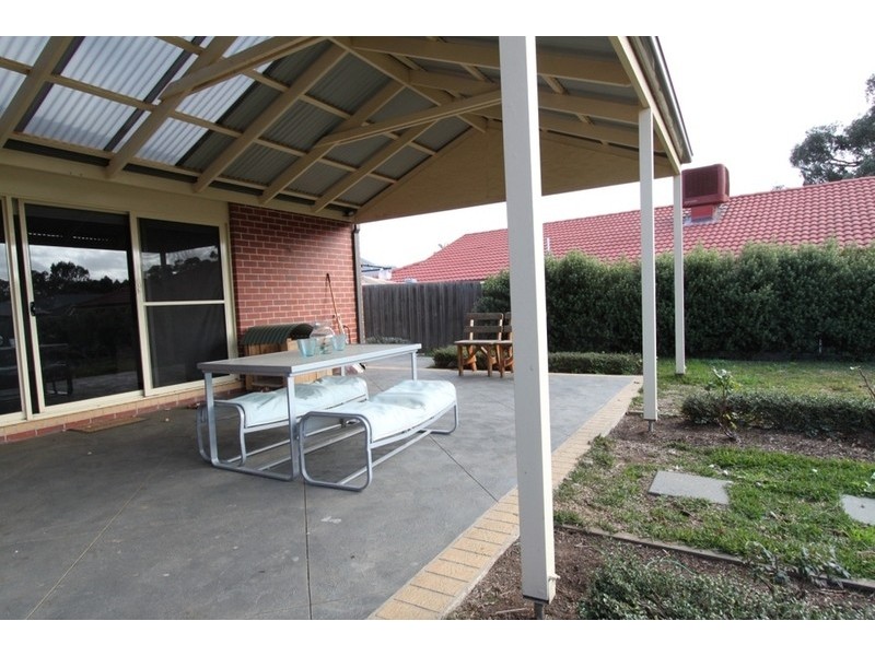 5 Lovat Place, Melton VIC 3337