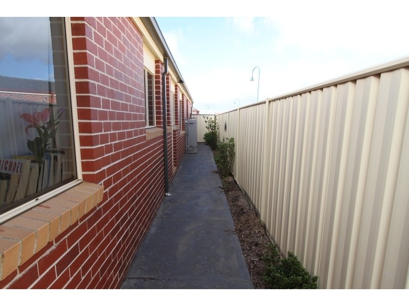 5 Lovat Place, Melton VIC 3337