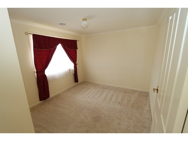 12 Prahn Court, Brookfield VIC 3338