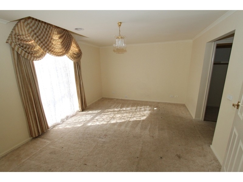 12 Prahn Court, Brookfield VIC 3338