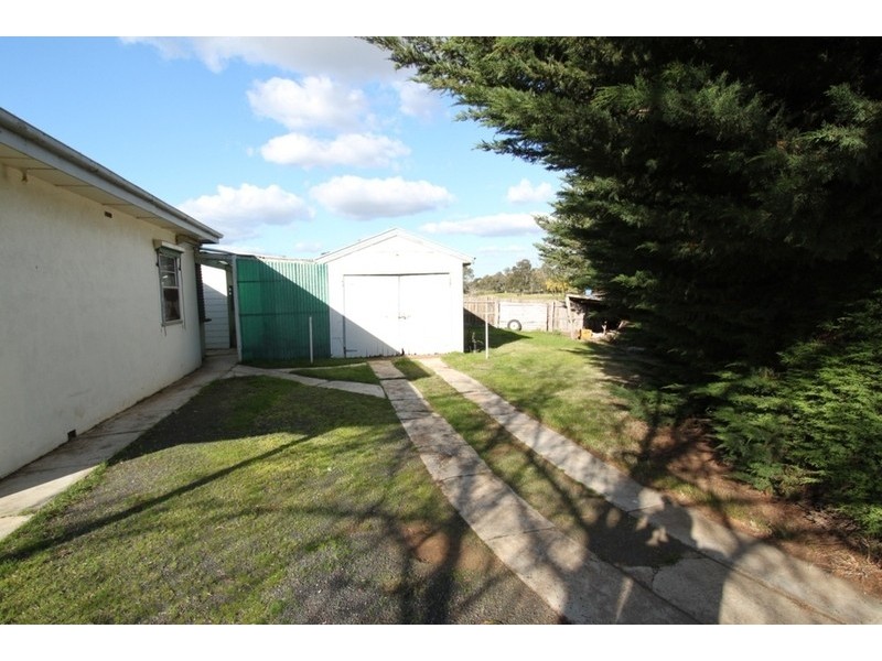 10 Yuille Street, Melton VIC 3337