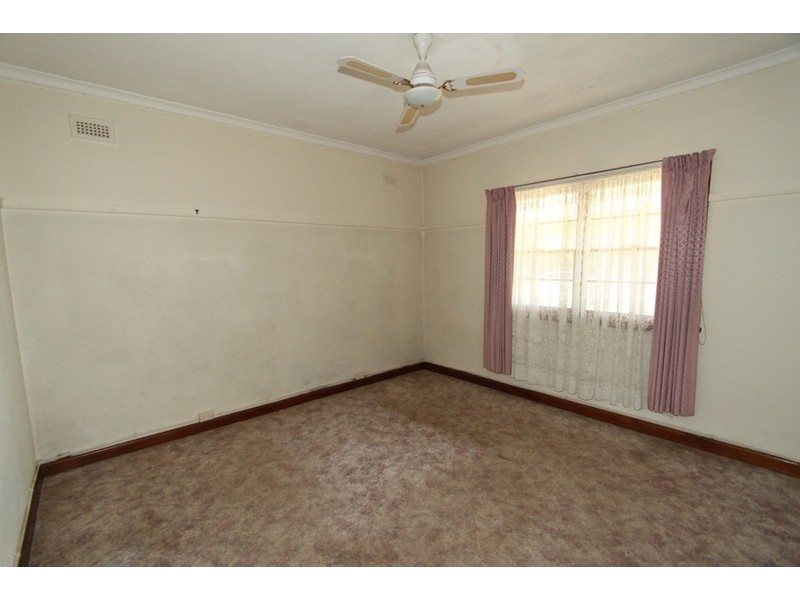 10 Yuille Street, Melton VIC 3337