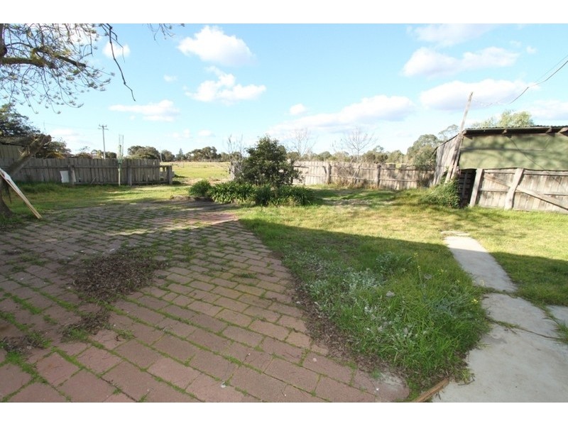 10 Yuille Street, Melton VIC 3337